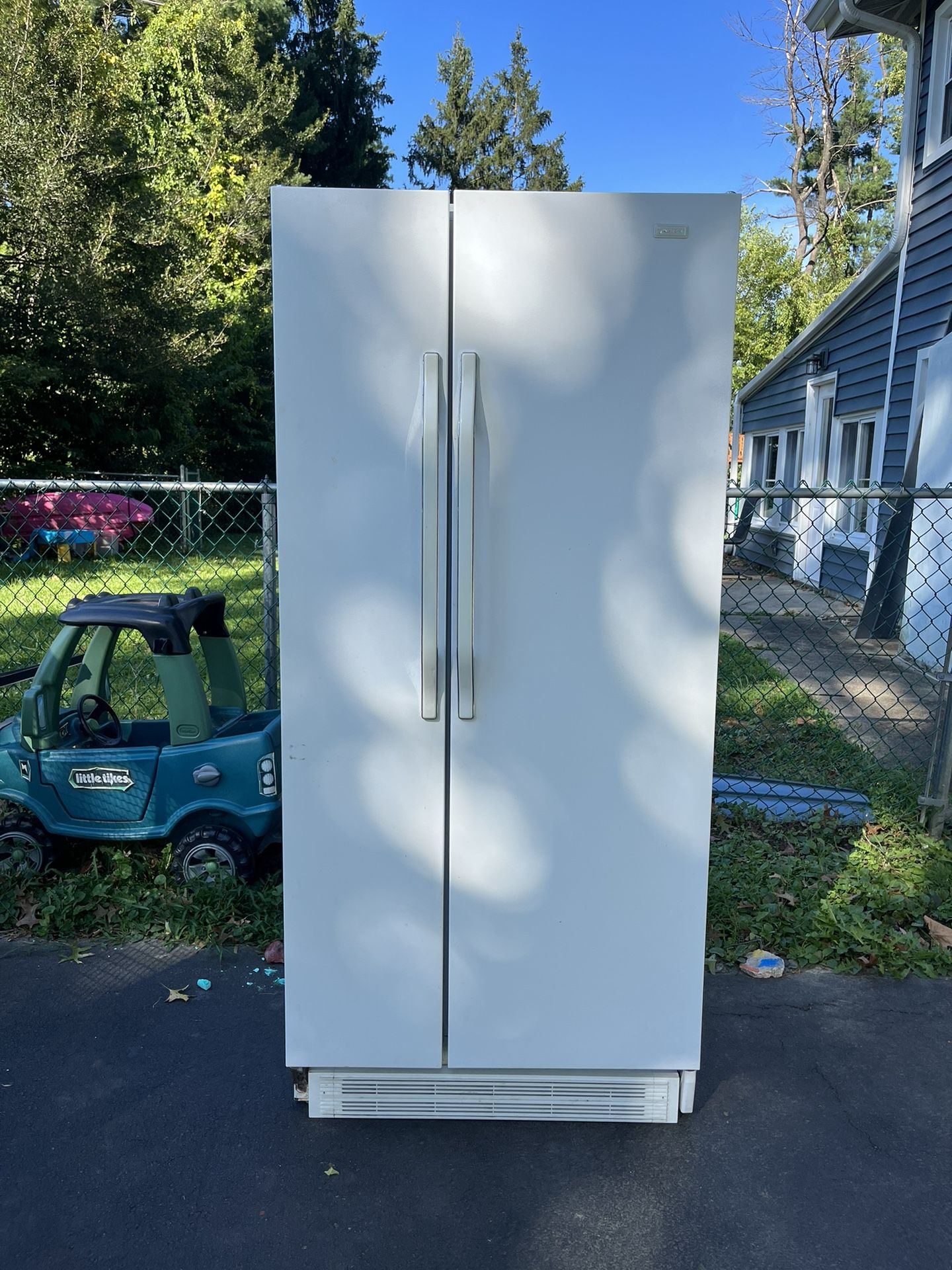 Refrigerator
