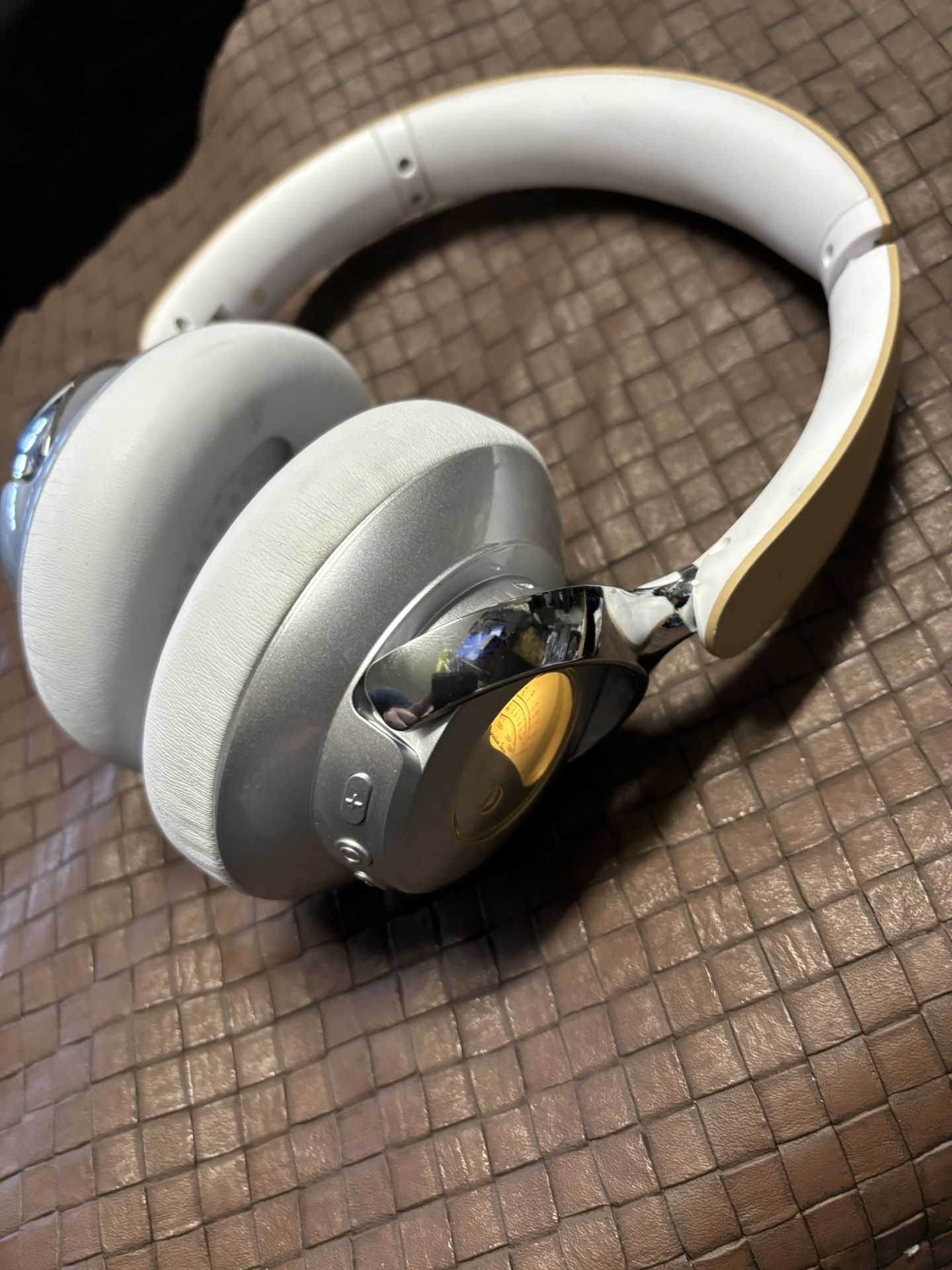 Brookstone over Ear Headphones With Playful Meter - NEVER USED