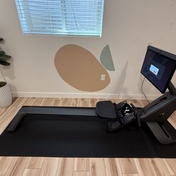 Peloton Row -Like New