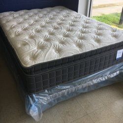 BRAND New 12” Super Pillowtop (800 pocketed coil support) 10 yr Full Warranty - All Sizes Availble