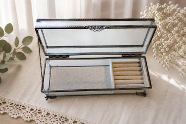Vintage Style Glass Jewelry Box with Ring Holder – Ornate Metal Trinket Display Box