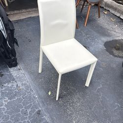 06 Chairs Leather Original White