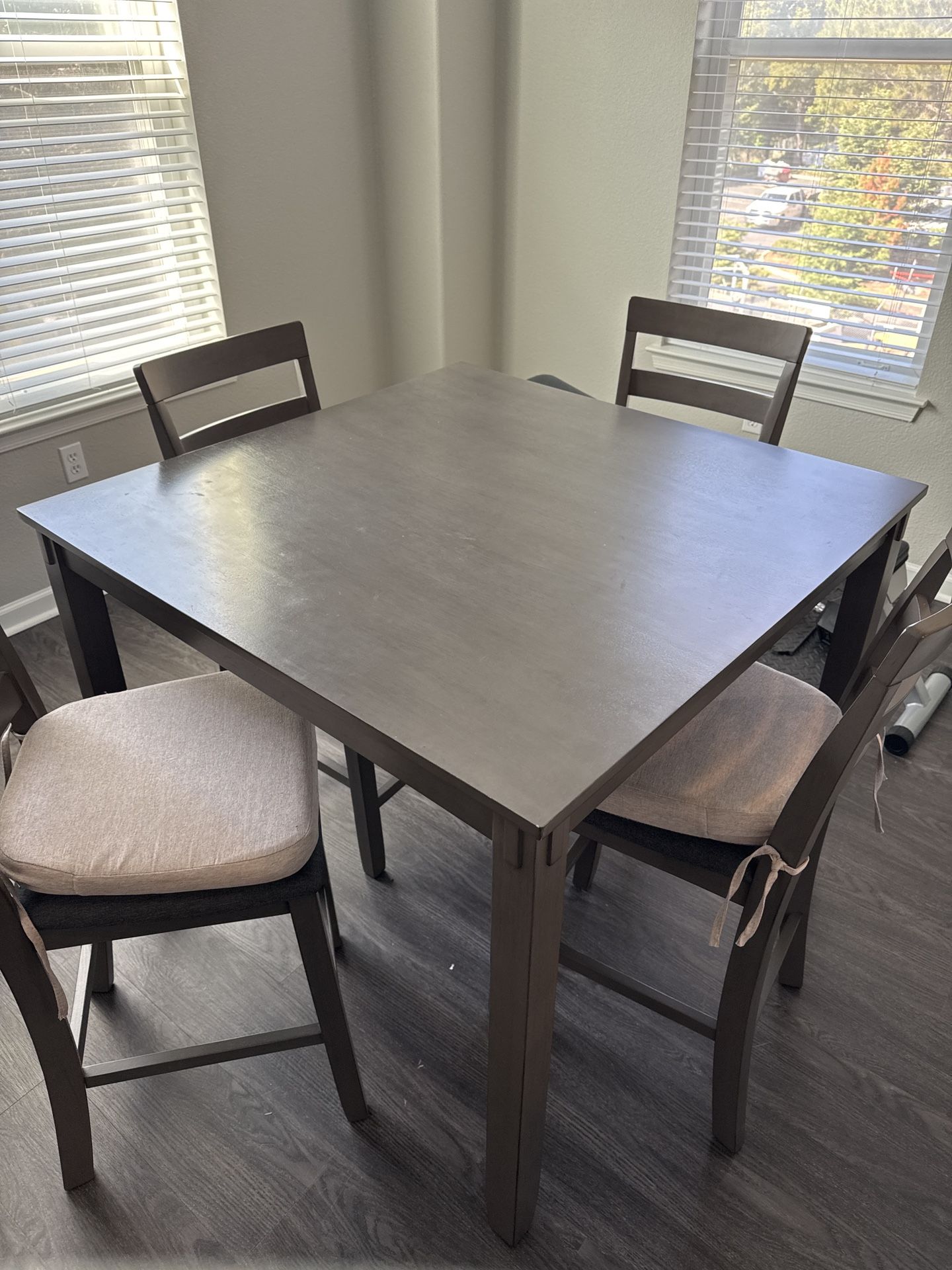 Dining Room Table With 4 Chairs