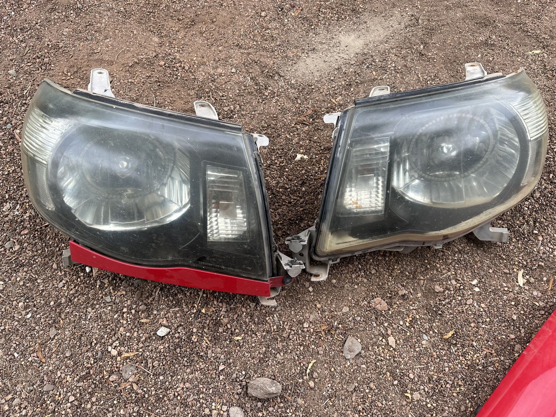 Tacoma 2005-2011 Headlights