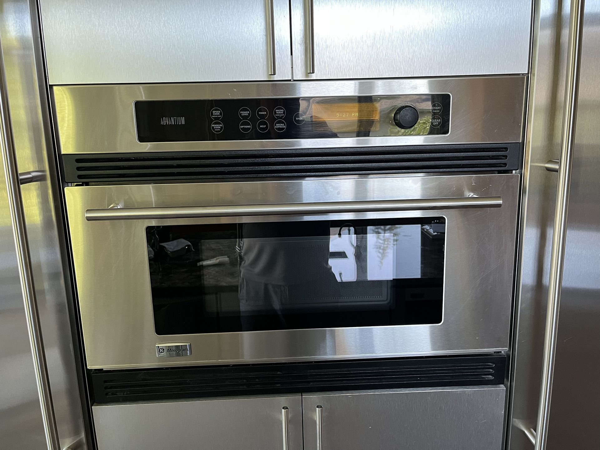 Built In GE Monogram Microwave With Exhaust