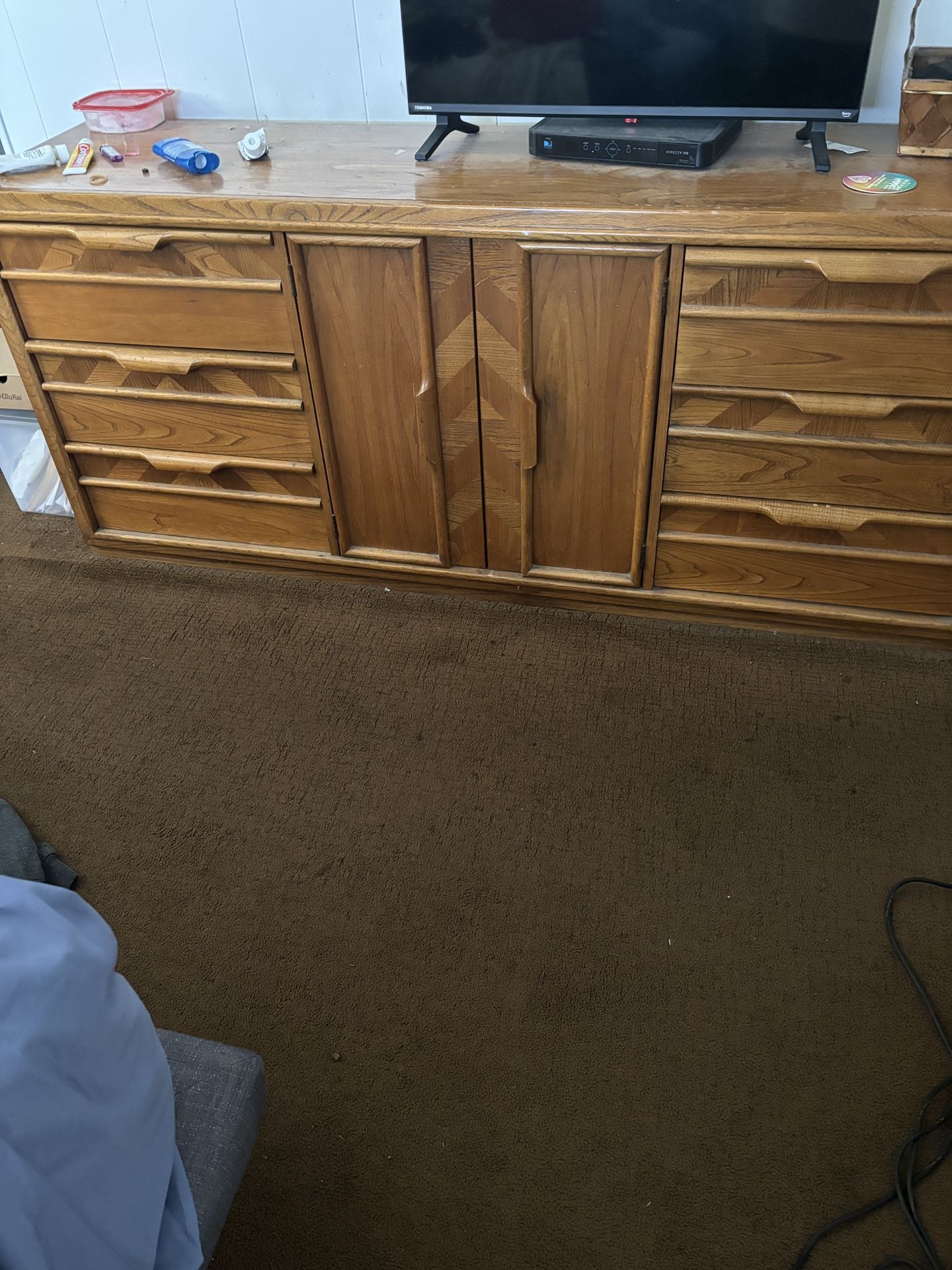 Dresser With 2 Bedside Tables 