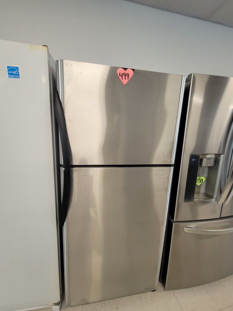 Top Freezer Refrigerator Used In Good Condition With 90days Warranty
