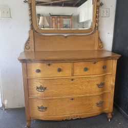 Dresser
