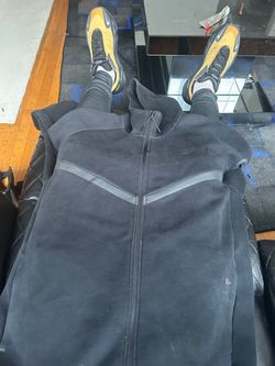 Nike Tech Fleece Full-Zip Hoodie Black large