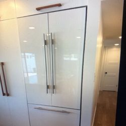Bosch Custom Panel White Refrigerator 