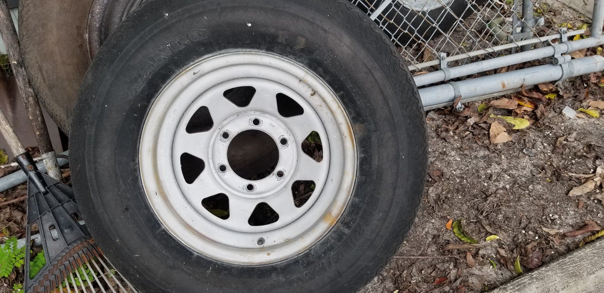 Tire trailer 225/75/15