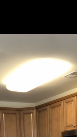 Ceiling Light fixture Large (Free delivery To 4 Cities, In 2 CTY(practically New)