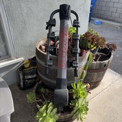 YAKIMA Bike Rack Uses Smaller Hitch ( 4 Bikes )