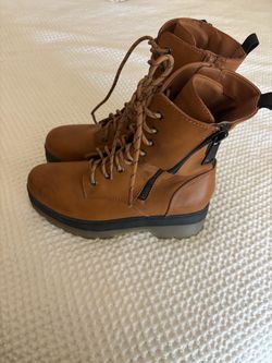 Womens Combat boots sz 9