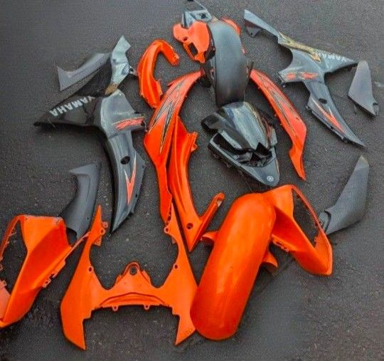 Yamaha R6 Plastics