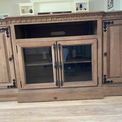SIDE BOARD ENTERTAINMENT CENTER