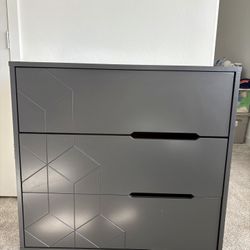 Devunte 32.25"' W 4 - Drawer Dresser