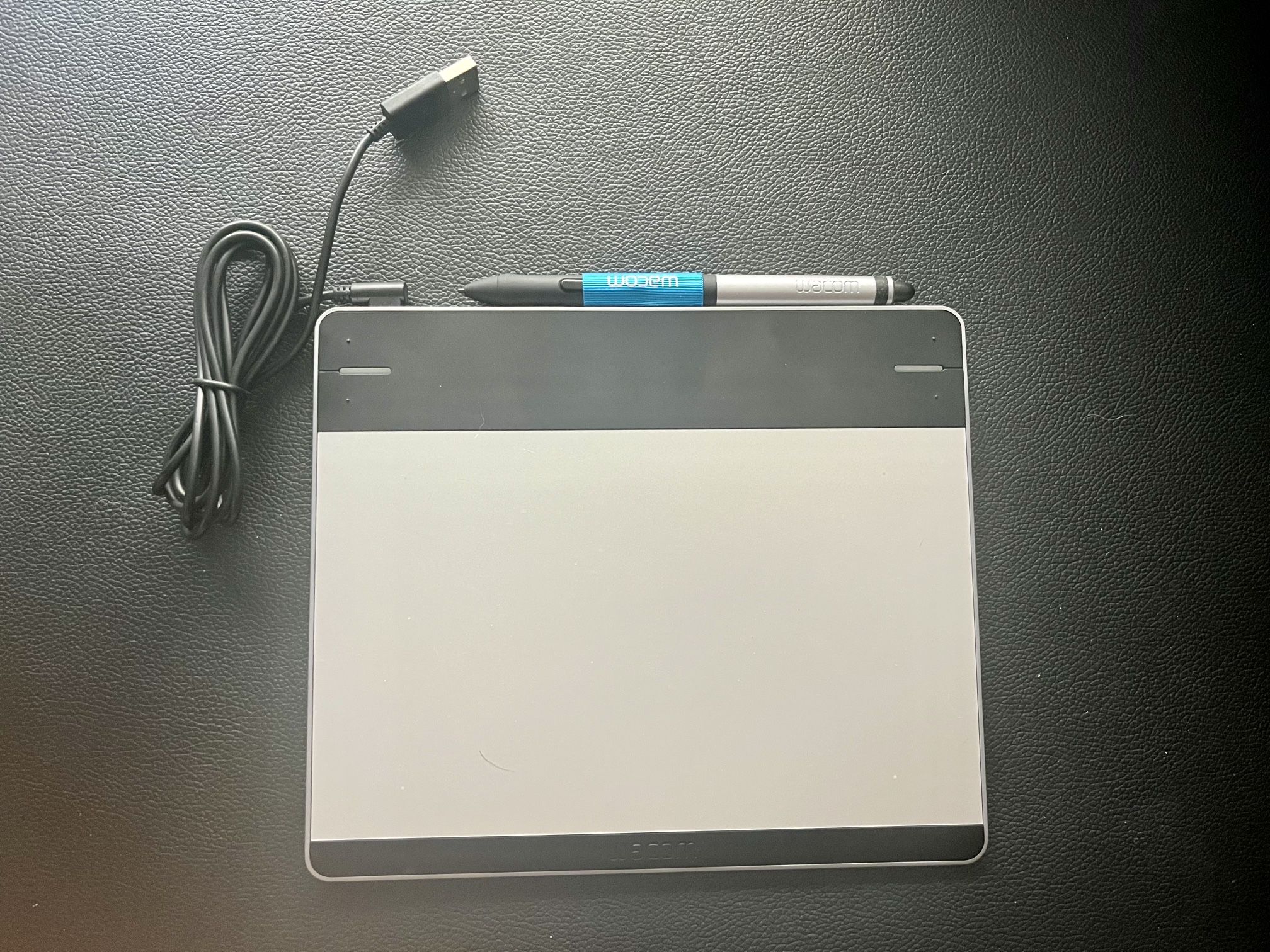 Wacom Intuos Pen and Touch Small Tablet