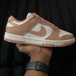 Women Nike White Rose Whisper 