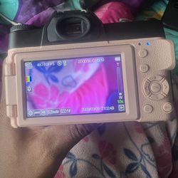 4k Pink vlogging camera 