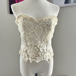 Akira Off-White Zip Up Bag Heart Shaped Strapless With Stretch, Embroidered Eyelet overlay size large