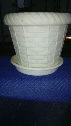 Gardening/ planter pot