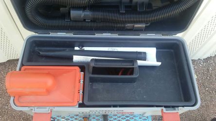 Tool box vacuum