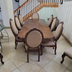 9 Piece Formal Dining Room Table. 