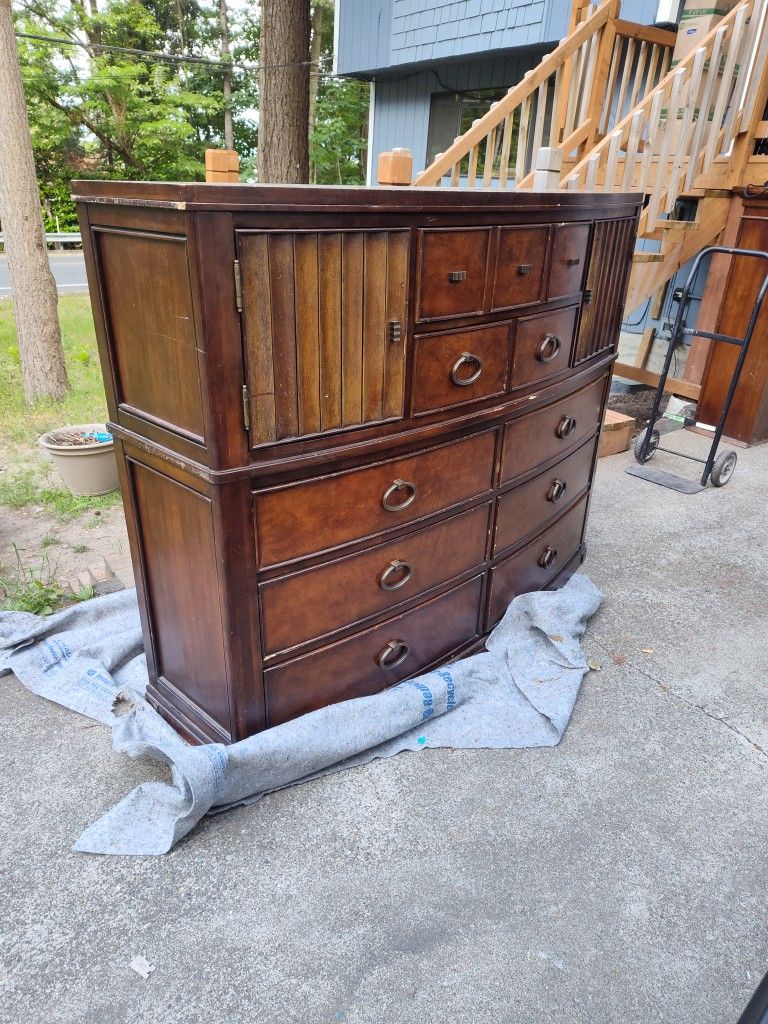 Dresser With Eight Drawers And Two Cubby Holes