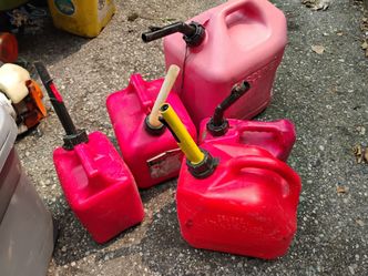 Five gas cans for $10