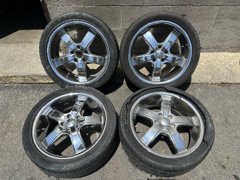 Bentachi Chrome 18 inch rims with old tires 5 on 4.5 inches -T06504