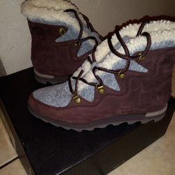 Sorel Sneakchic Alpine Womens Boots