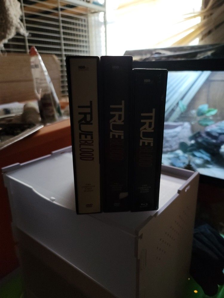 TRUEBLOOD The Complete Seasons, 1,2 And 3 (S3 Is Blu-ray+Digital Copy On Disk) $15 A Piece OBO!