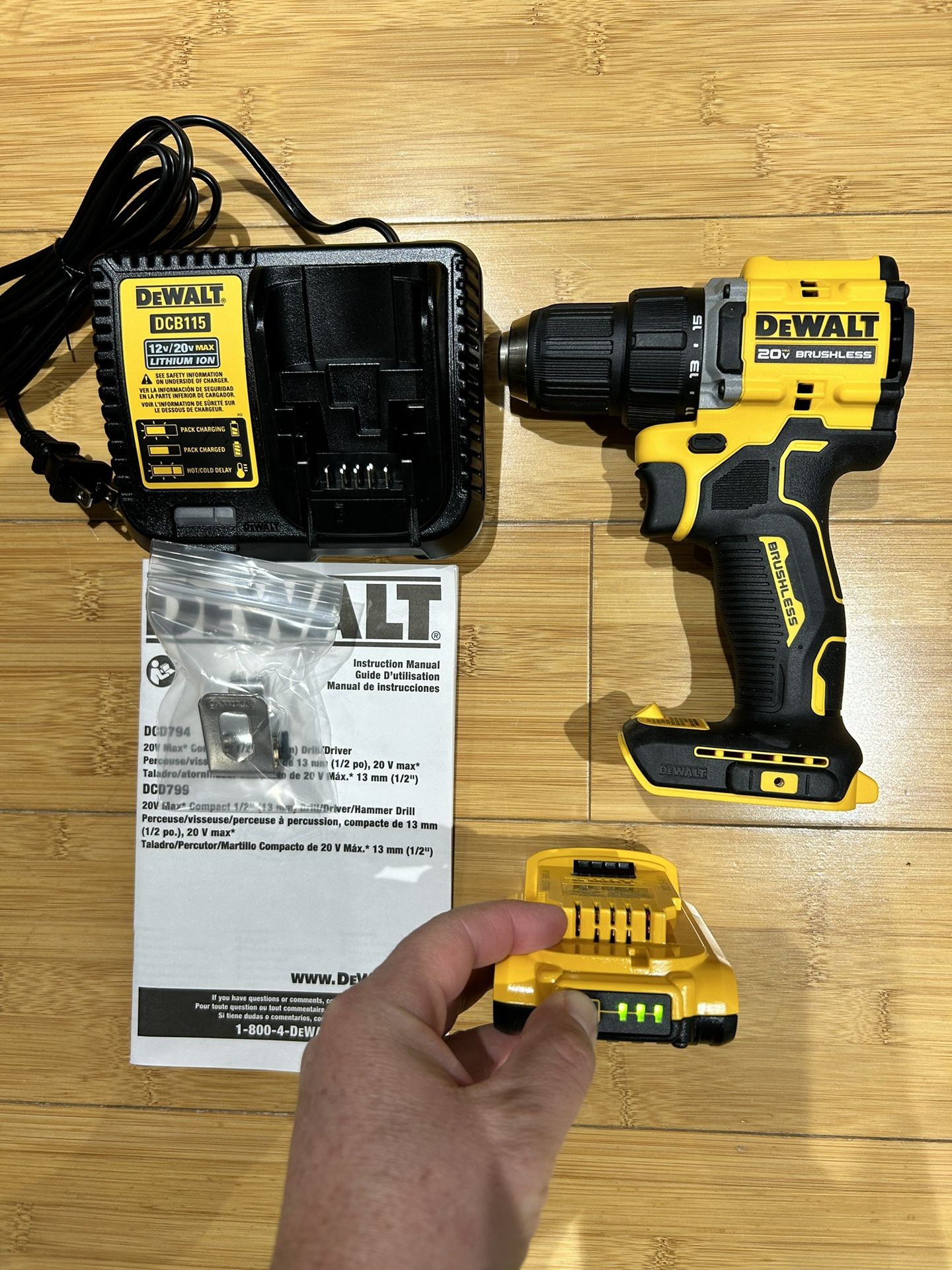 Brand New Dewalt 20Vmax Brushless Drill Drive 1/2” With Battery And Charger 