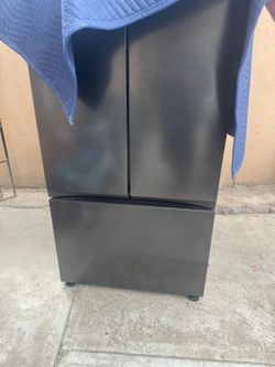 Samsung 32" Refrigerator