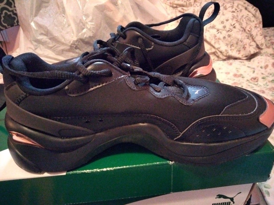 Women's Puma Size 10