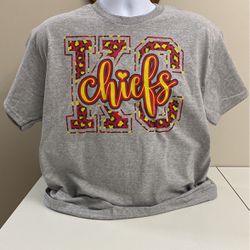 Chiefs Design T-shirt, Gildan Size Large, NEW, (item 205)