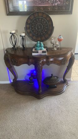 Entry way table (wood)