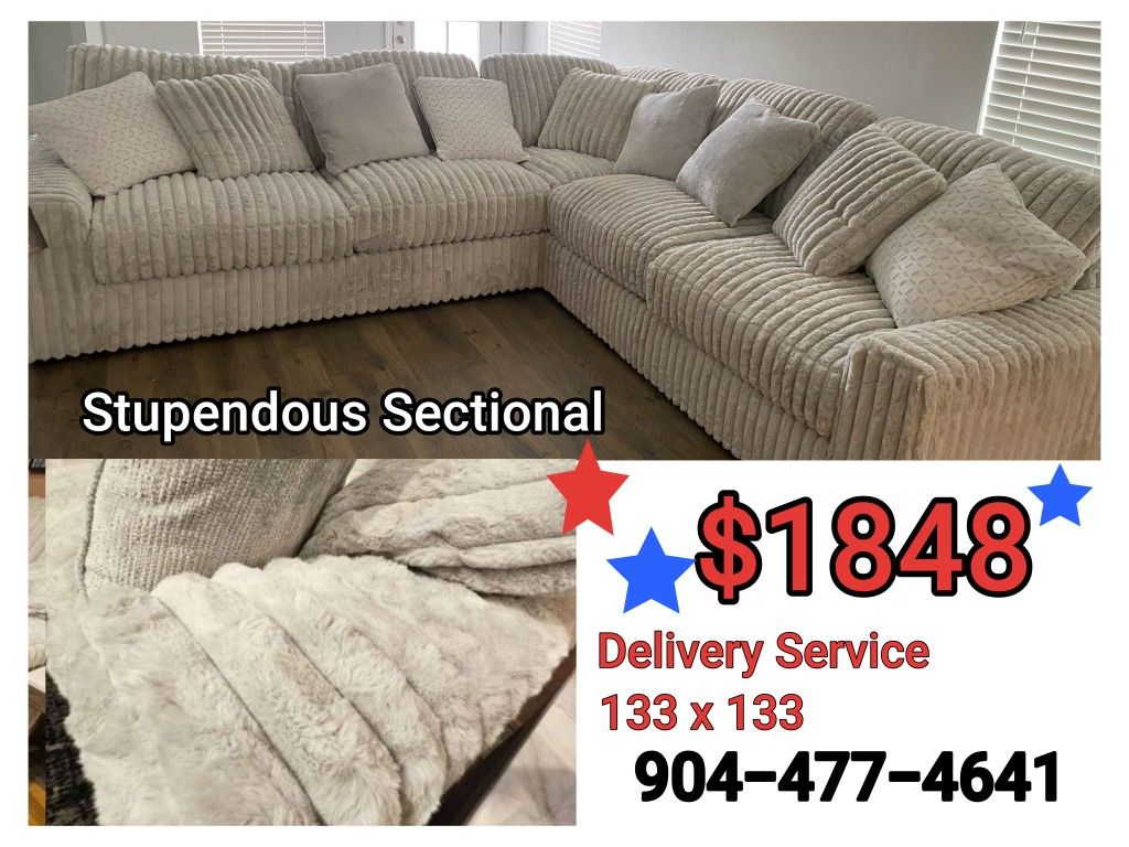 New 3pc STUPENDOUS jumbo SECTIONAL