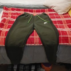 Nike Joggers Small 