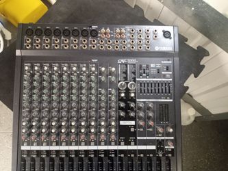 YAMAHA EMX 5000-(12) ch. POWERED MIXER for Sale in Miami, FL