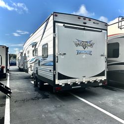 TOY HAULER 2019 rogue Vengeance 25V