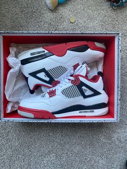 Air Jordan 4 Fire Red Sneakers