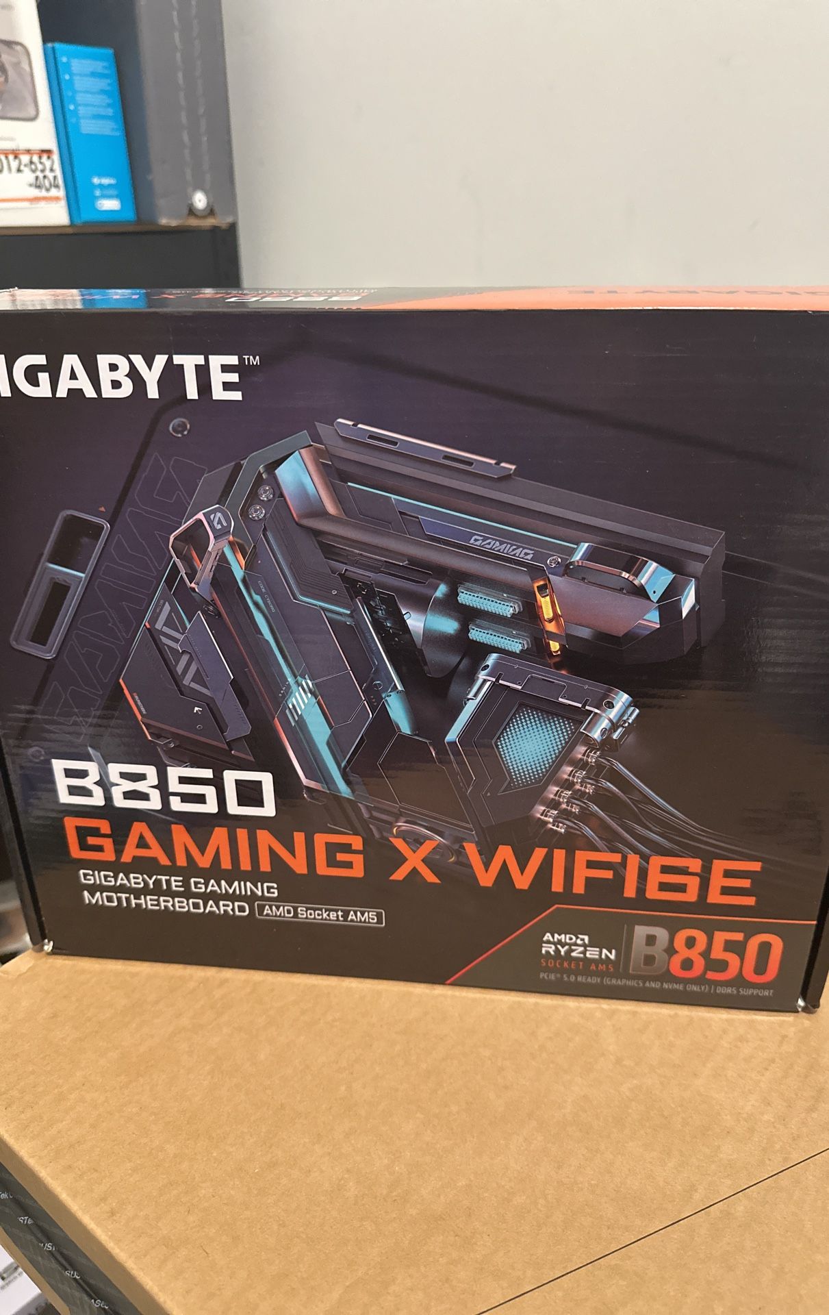 GIGABYTE B850 Gaming X WIFI6E AMD AM5 LGA 1718 Motherboard, ATX, DDR5, 3X M.2, PCIe 5.0, USB-C, WIFI6E, 2.5GbE LAN, EZ-Latch