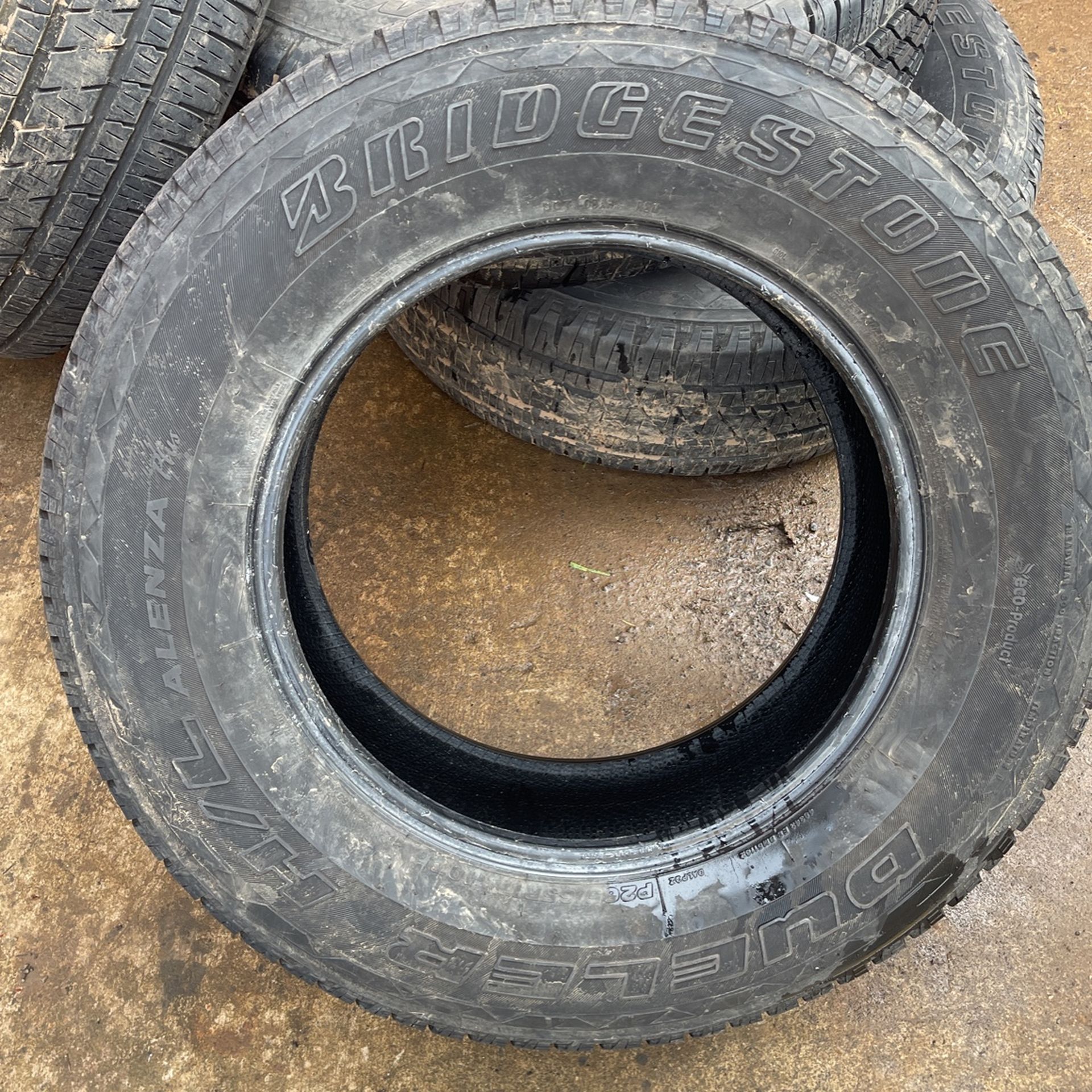Bridgestone Tire P265/65R17
