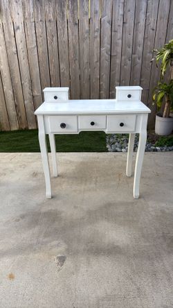 Vanity Table With Stool