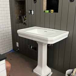 Pedestal Sink (New)