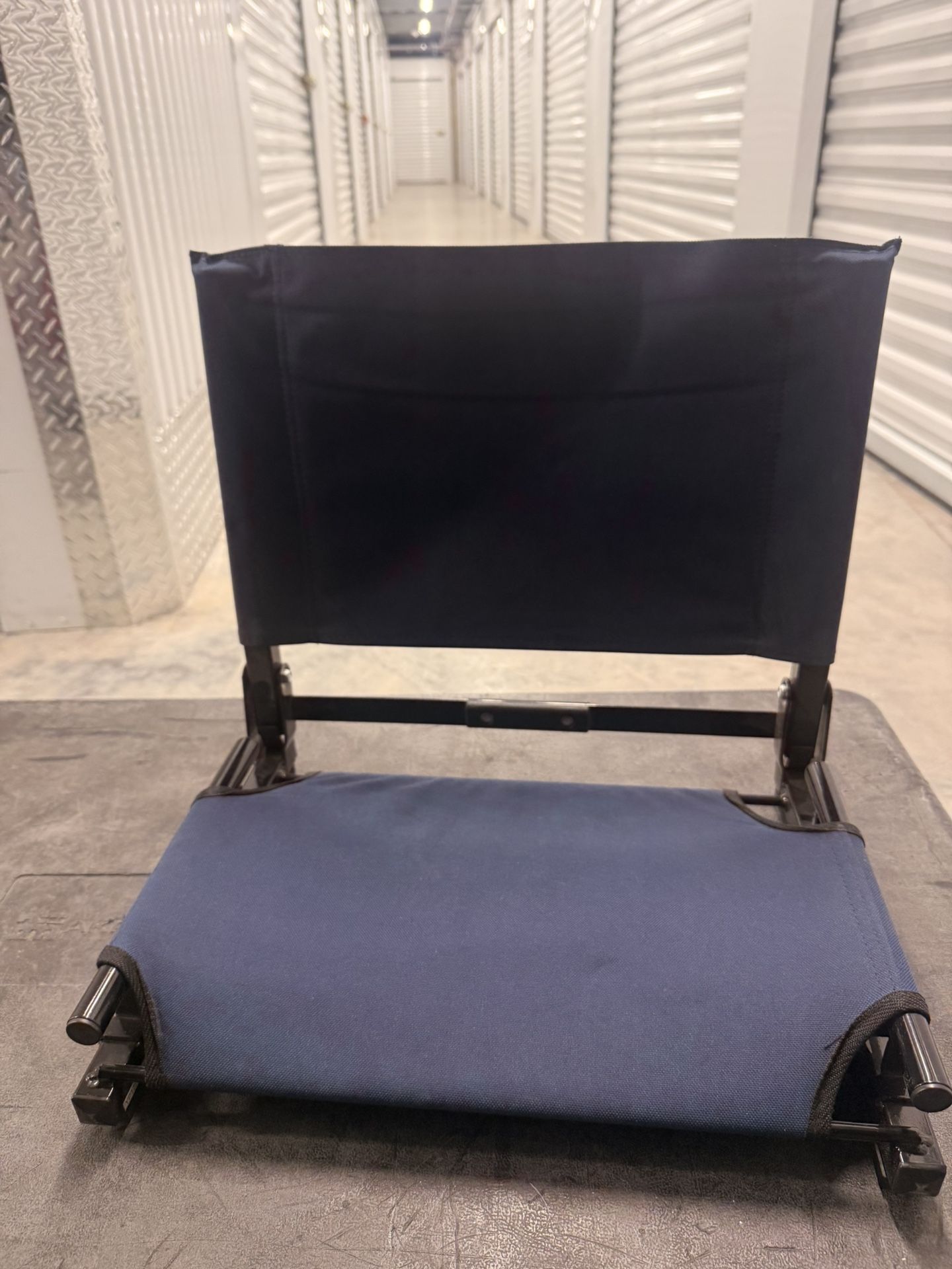 Gamechanger Bleacher Seat Navy
