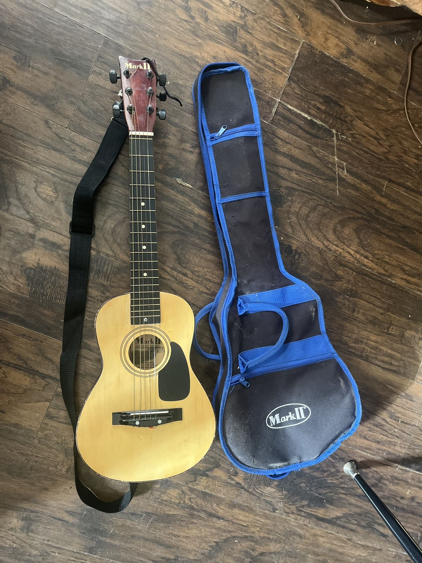 ๐ธ Hurry, hurry! Grab your Mark II Student Acoustic Guitar now โ at an unbeatable low price!