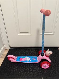 Peppa Pig Kids 3-Wheel Scooter with matching helmet